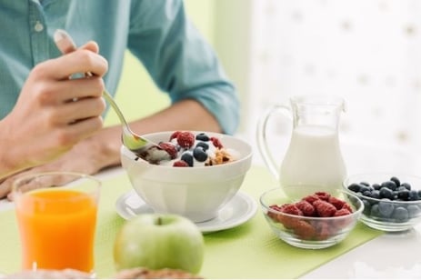 Person enjoying a healthy breakfast while on a Profile by Sanford plan. 