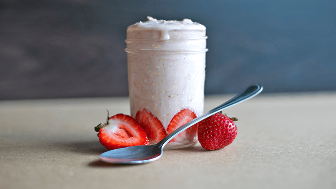 Delicious and Healthy Strawberry Cheesecake Overnight Oats
