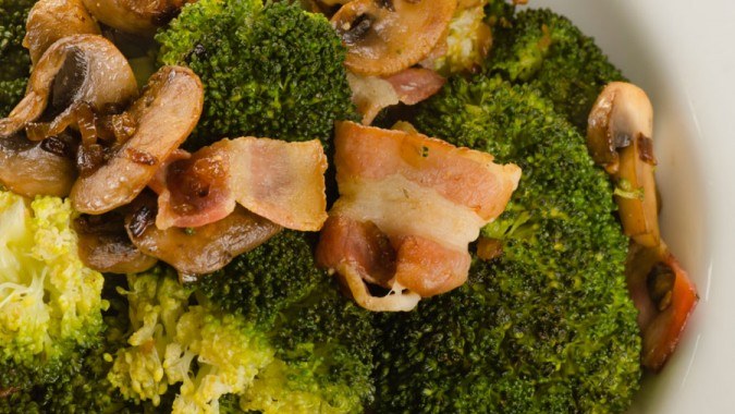 Low Carb Cheesy Turkey Bacon, Mushroom & Broccoli Skillet